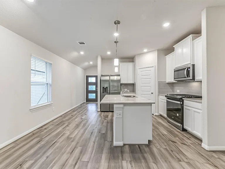 17590 Rosette Grass Dr — Photo 7