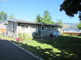 2806 N Greenwood St, La Grande, OR 97850