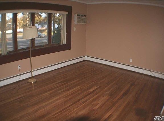 3rd image of 44 Ackerly Ln