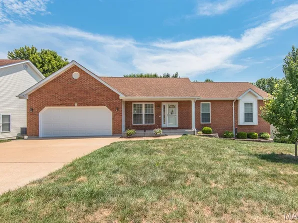 2112 Martina Dr, Washington, MO 63090