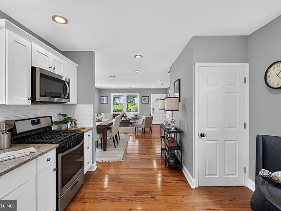 5th image of 713 Miller St