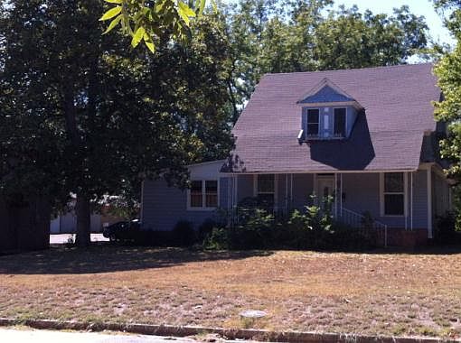 1st image of 619 S Royall St