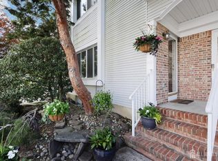 81 Jamie Ct, Monmouth Junction, NJ 08852