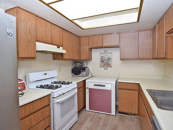 3rd image of 5262 Eagle Dale Ave #2
