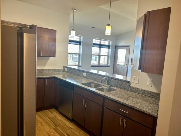 122-128 Wisconsin St, West Bend, WI 53095