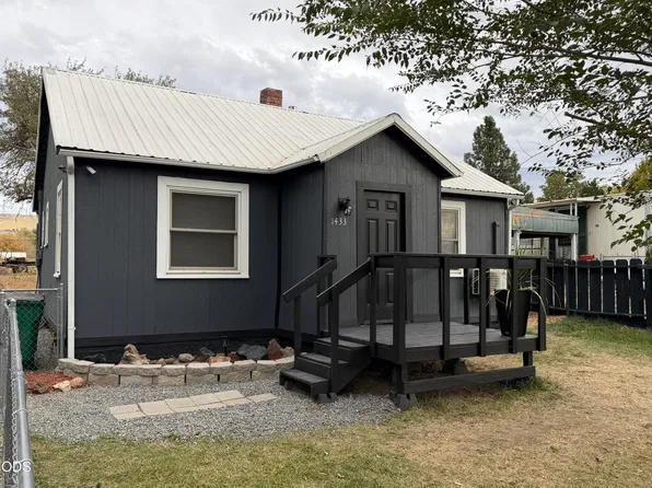 1433 Summers Ln, Klamath Falls, OR 97603