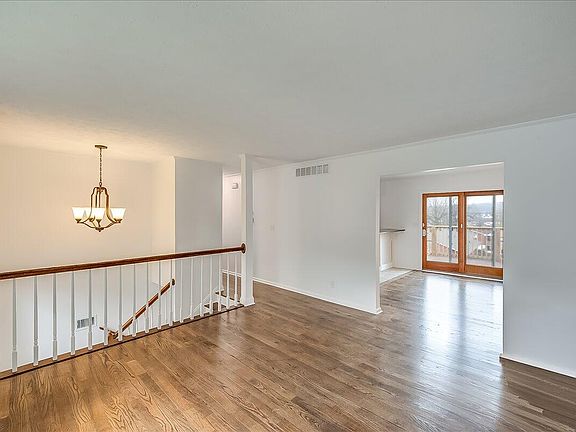 4th image of 210 Reilly Rd