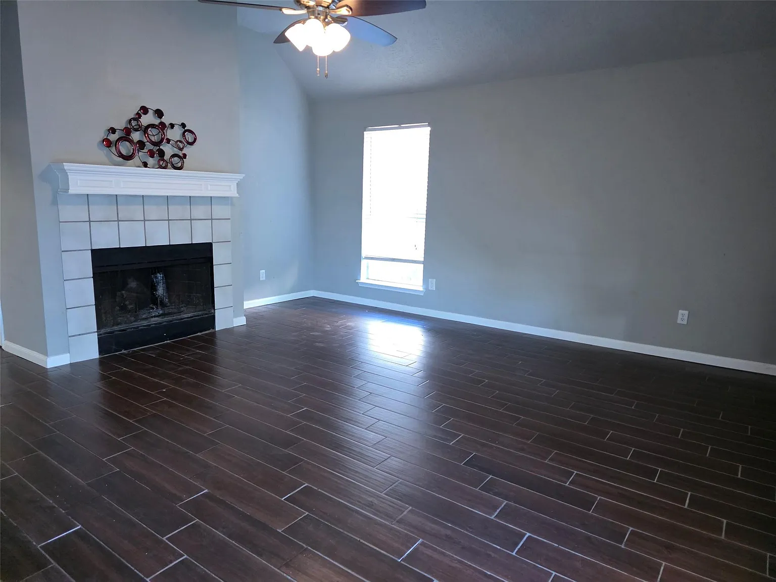 3 bed, 2.0 bath, 1713 sqft, $2,200 — Photo 4