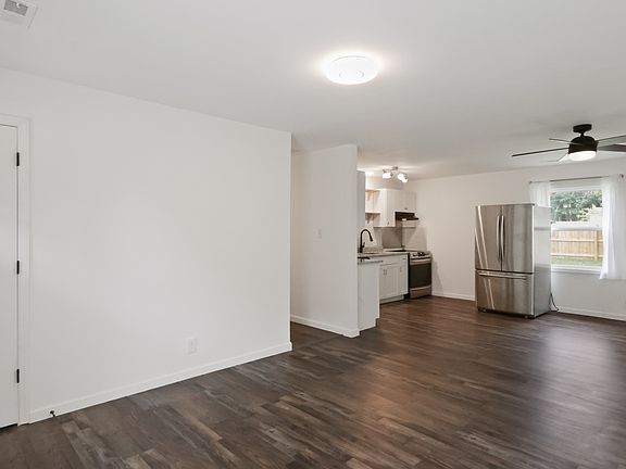 3rd image of 3132 Fields Dr