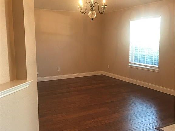 3rd image of 10912 Briaroaks Dr