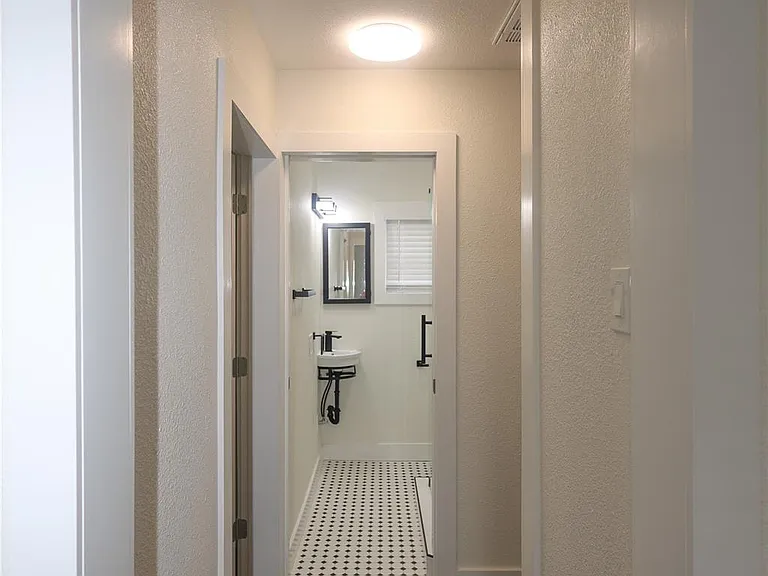 602 Higgins St — Photo 20