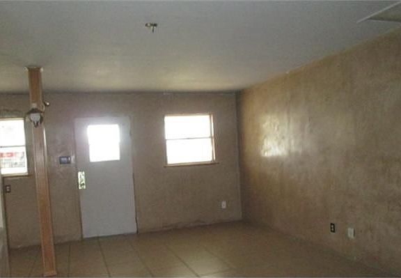 3rd image of 5910 Norma Dr