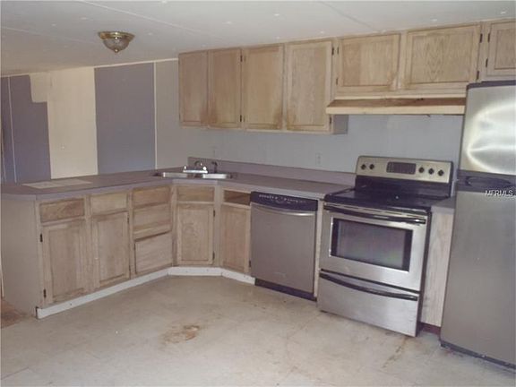 5th image of 2345 Packard Ave
