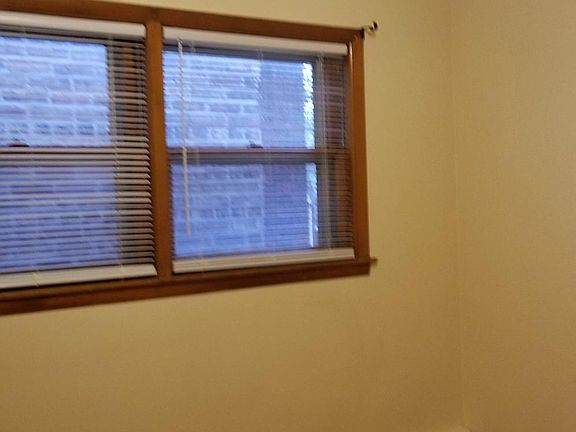 4th image of 8006 S Calumet Ave #2
