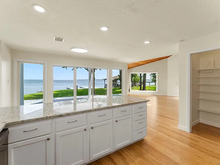 3920 Brookhaven Dr — Photo 11