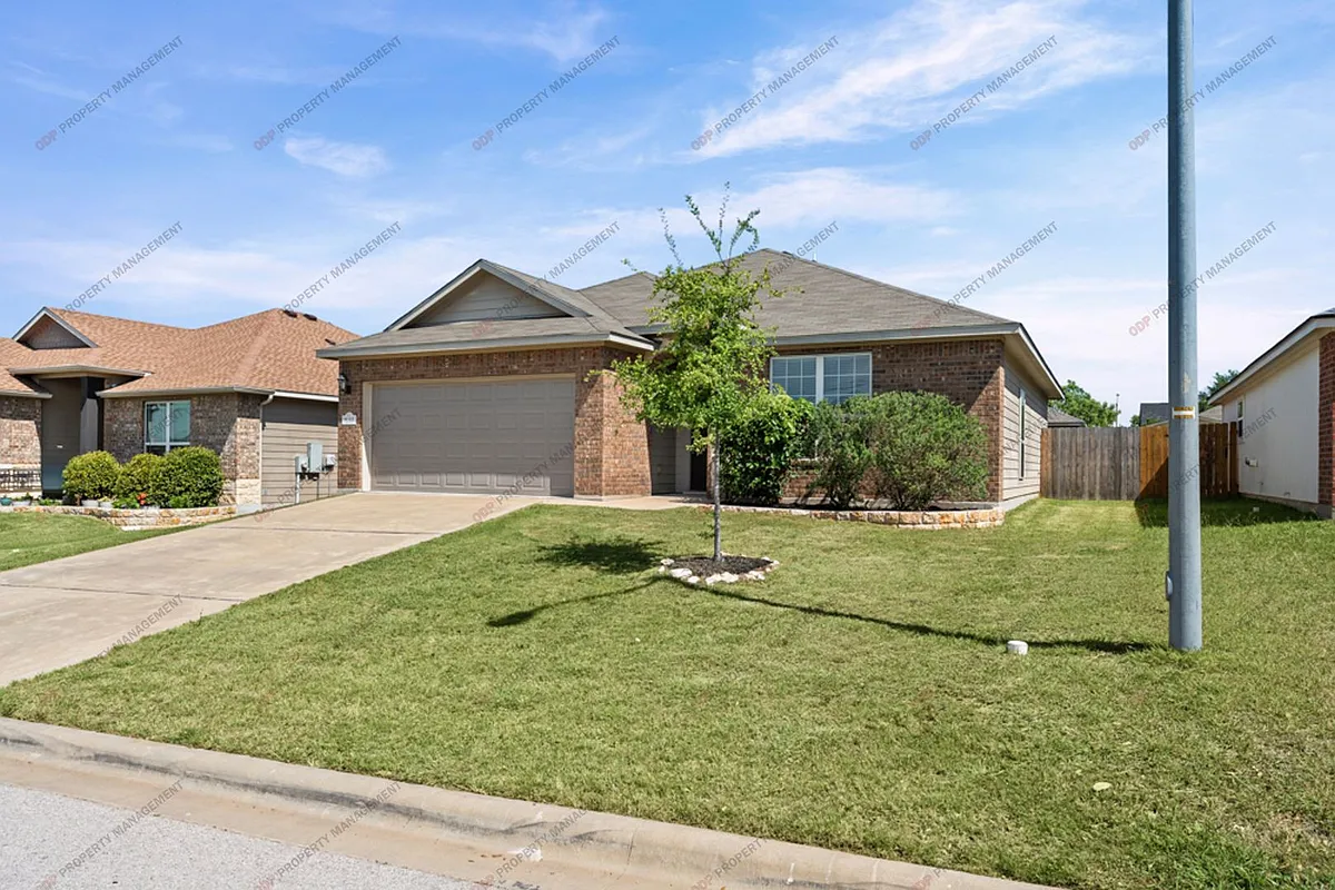 Building Photo - 8012 Redbrush