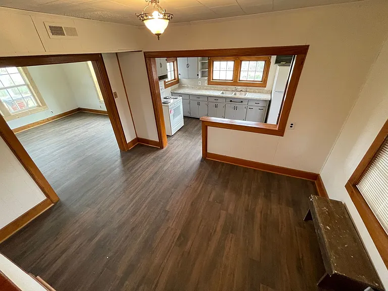 555 Hopewell Rd — Photo 8