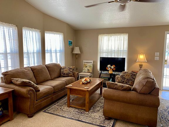 3rd image of 10210 S Summer Ave