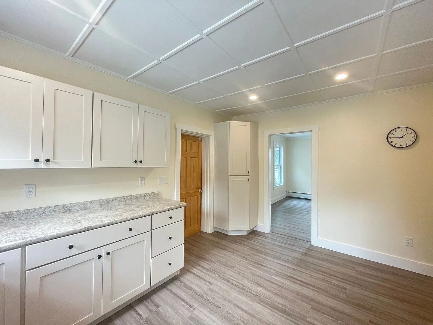 3 bed, 1.0 bath, 1084 sqft, $1,995 — Photo 3