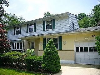 1st image of 16 Lantern Ln