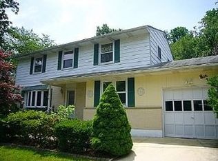 16 Lantern Ln, Wilmington, DE 19810