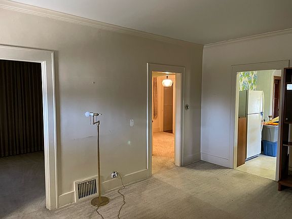 5th image of 121 N Warwick Ave