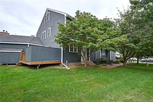 8 Liberty Dr Photo 1