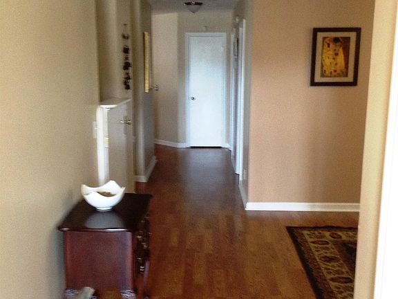 2nd image of 104 Governor Ct