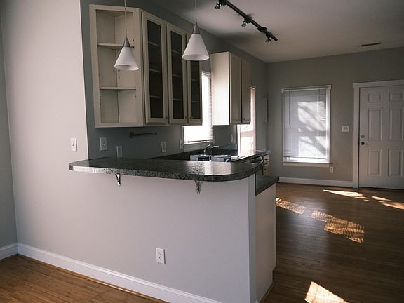 3rd image of 212 W 12th St APT A