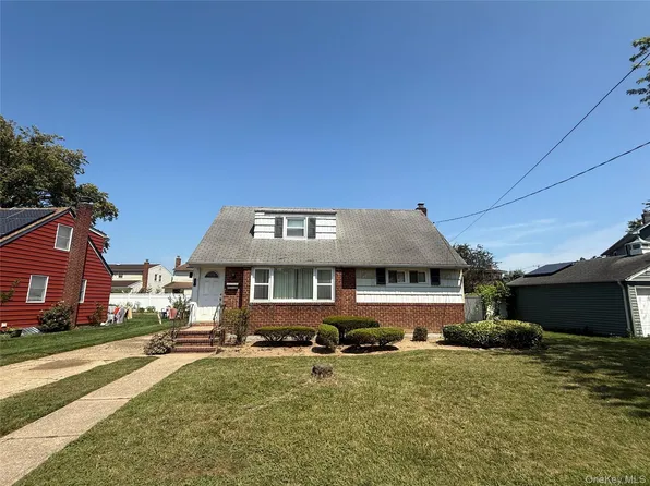 935 Winthrop Drive, East Meadow, NY 11554