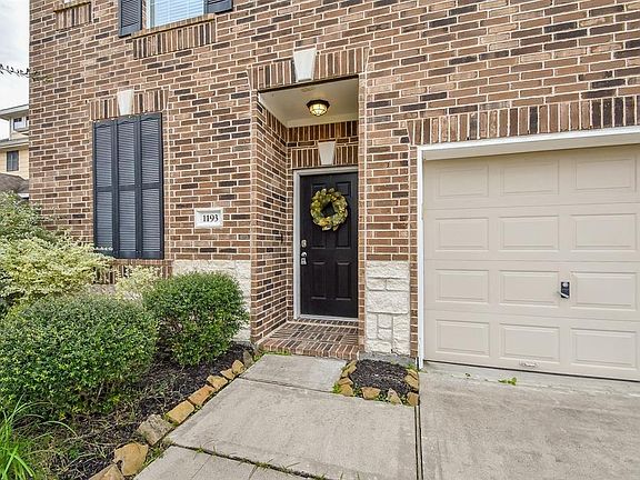 2nd image of 1193 Stallion Rdg