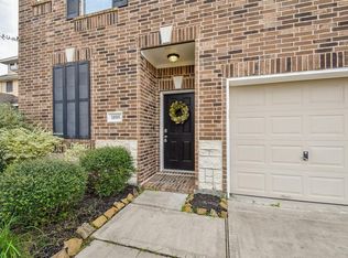 1193 Stallion Rdg, Alvin, TX 77511