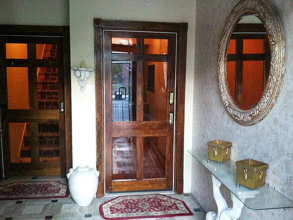 vestibule area