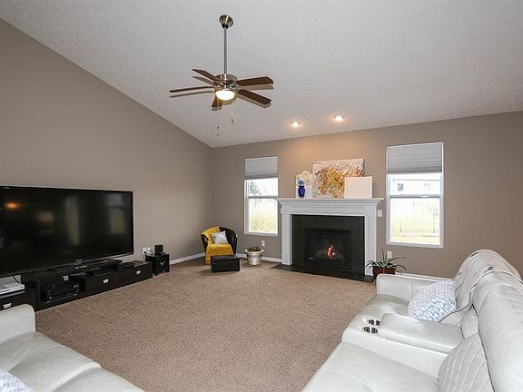 5th image of 929 Shireton Ct