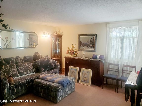 4th image of 105 E Dunton St