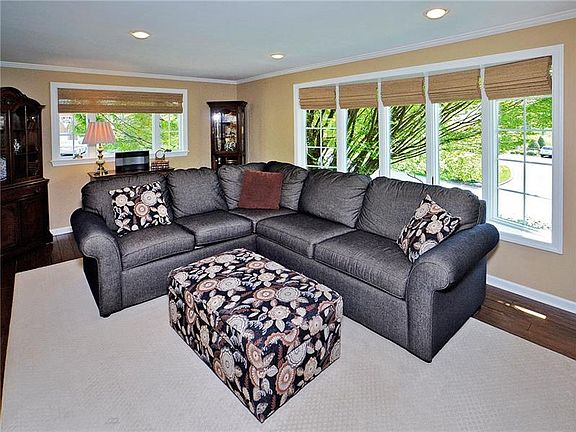 5th image of 3937 Murry Ln