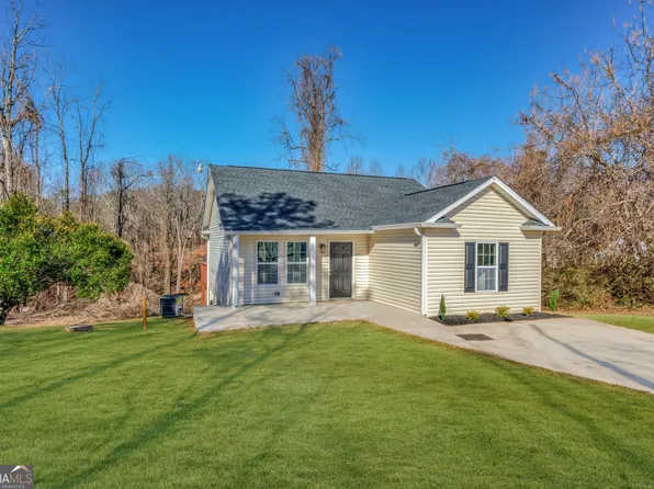 1774 Chestia Dr, Gainesville, GA 30507