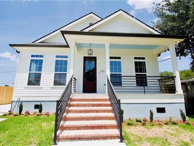 313 Fox Dr, Arabi, LA, 70032