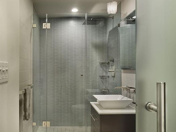 3rd image of 350 Bleecker St APT 1C