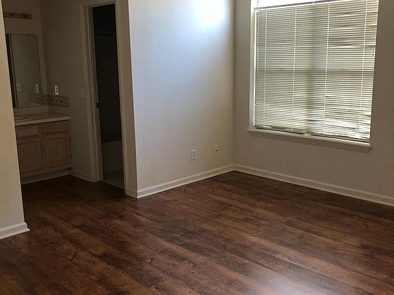 2nd image of 2938 F Mulberry Ln