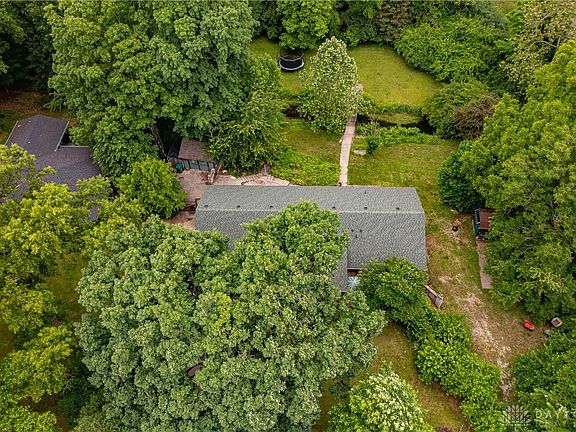 2nd image of 1785 Woodlawn Dr