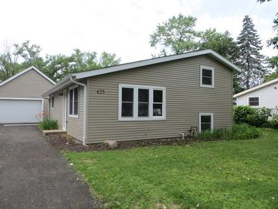 425 Blackhawk Ave, Carpentersville, IL, 60110