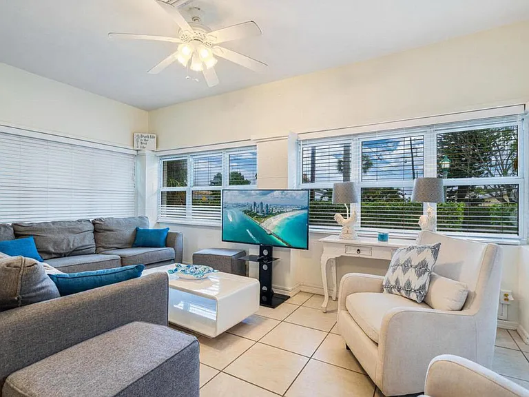 5301 N Flagler Dr — Photo 16
