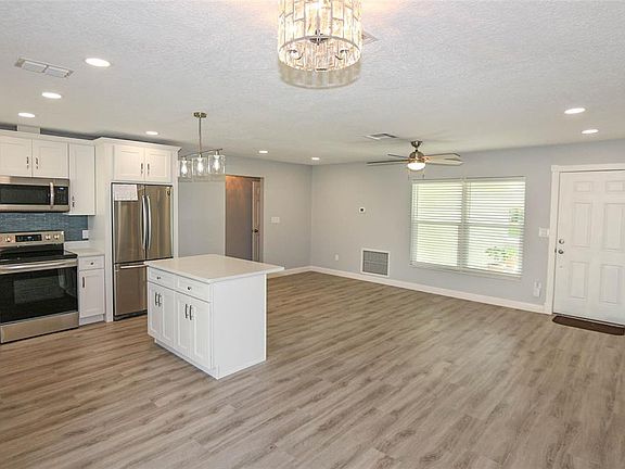 5th image of 1444 Overcash Dr