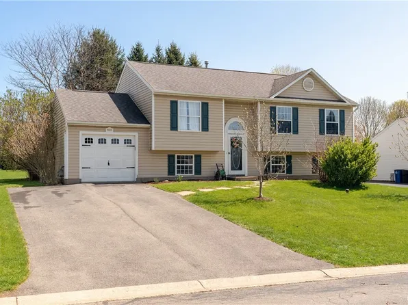 5620 Bunbury Ter, Clay, NY 13041