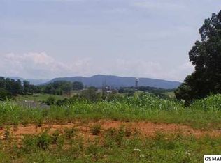 1833 Watauga St, Sevierville, TN 37876