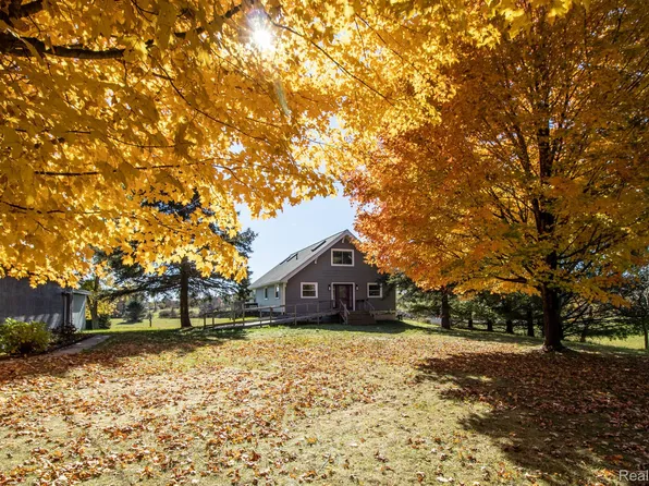 3137 W Newark Rd, Lapeer, MI 48446