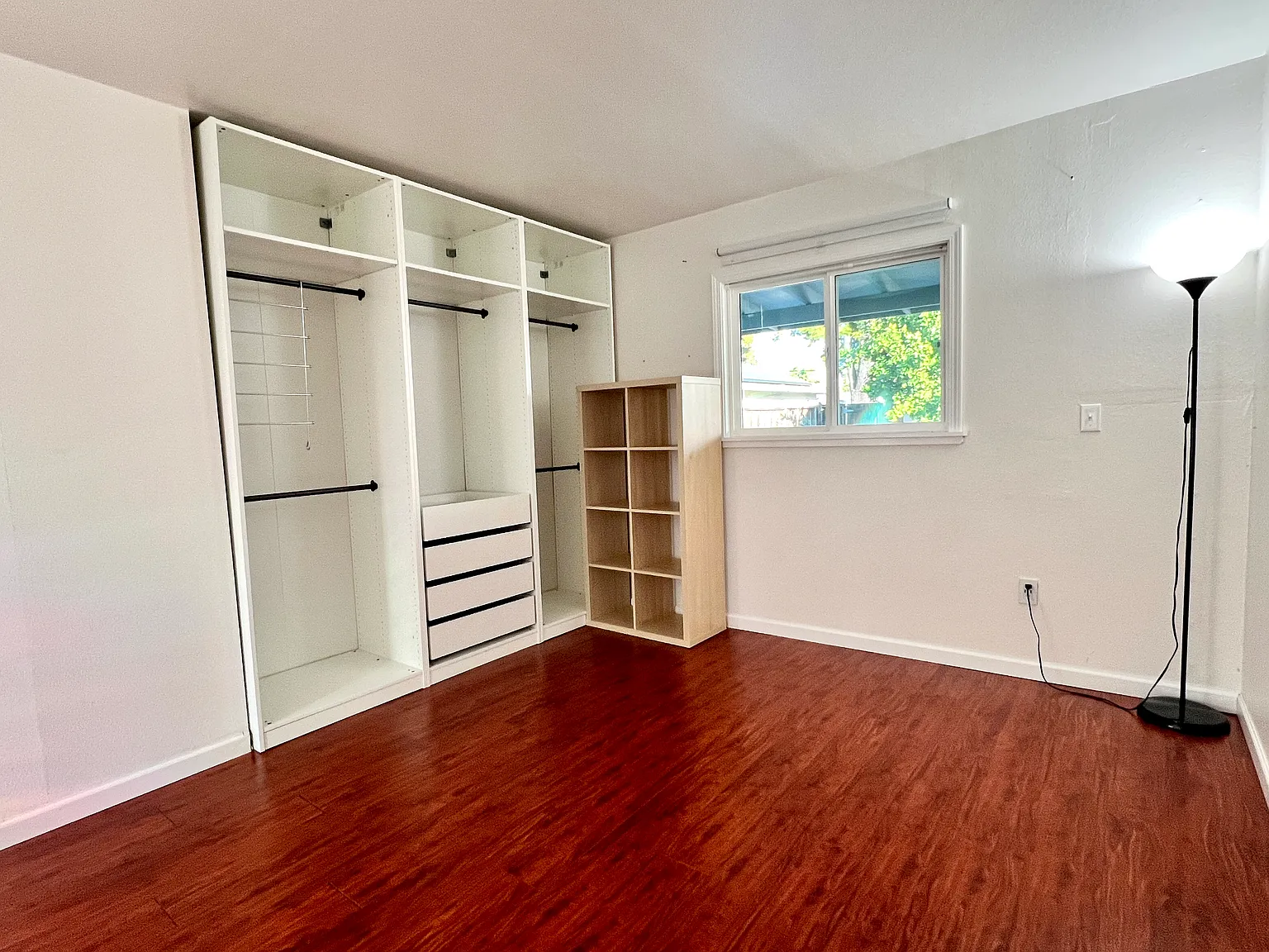 371 Fenley Ave — Photo 3