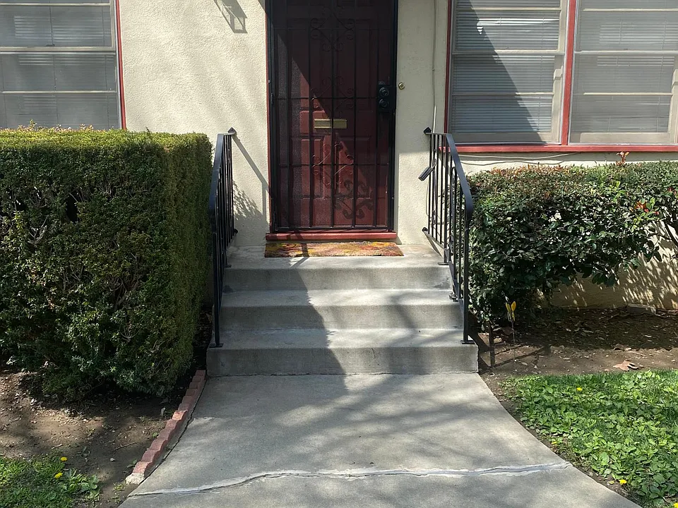 downstairs apt. one above, no neighbor common wall left or right