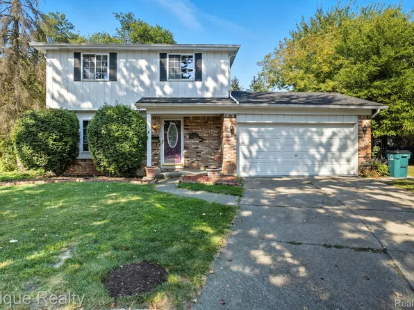 2263 Camilla Dr, Troy, MI 48083